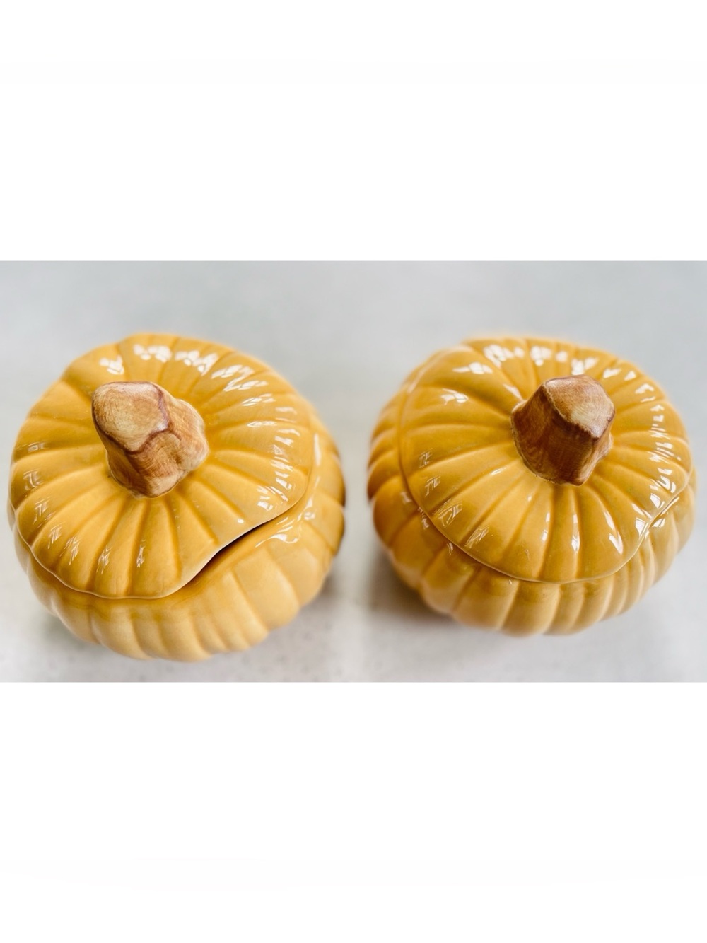 2 Williams Sonoma Pumpkin Covered Soup Bowl Individual Size Fall Thanksgiving - Picture 2 of 7